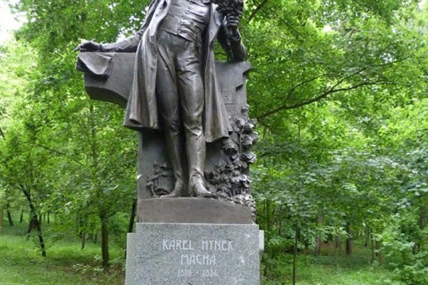 pomník Karla Hynka Máchy