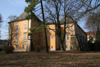 Pohled na zámek ( © Petr Nožička 03/2010)
