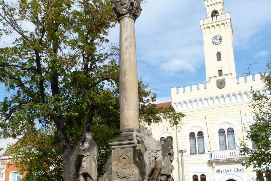 sloup se sousoším Piety