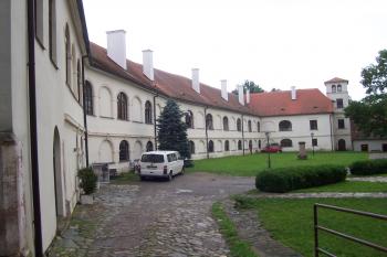 Budovy probošství - tzv. zámek, dnes část muzeum (© Ivo Rozehnal  08/2021)