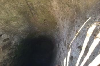 chodba do gotického sklepení (© Jaroslav Špiroch  09/2025)