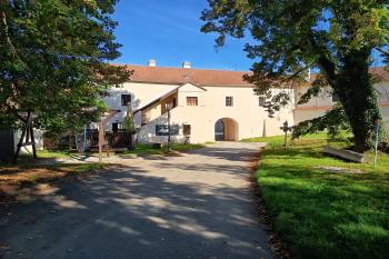 nová fortna - pohled z lipové aleje (© Jaroslav Špiroch  09/2025)