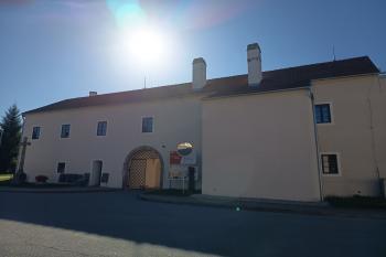 nová fortna; vstup do komplexu areálu kláštera (© Jaroslav Špiroch  09/2025)