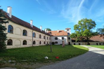 bývalé probošství; od r. 1800 zámek, nyní Podhorácké muzeum (© Jaroslav Špiroch  09/2025)