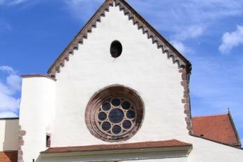 Vstupní průčelí klášterního kostela ( © Jan P. Štěpánek 08/2006)