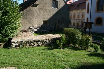Archeology objevené základy tvrze ( © Petr Nožička 9/2013)