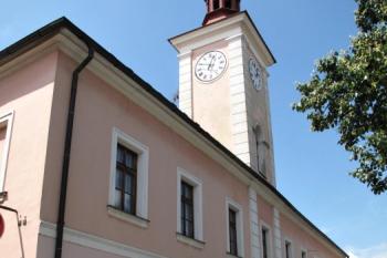 hlavní průčelí Staré radnice do náměstí ( © Jan P. Štěpánek 10/2013)