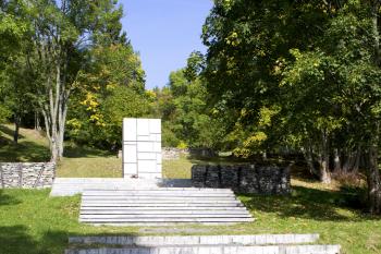 Kalište - památník z r. 2007 (© Radoslav Malovec, 10/2013)