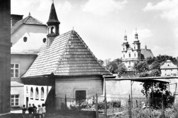 Špitál a kaple v 60. letech 20. století (© SOA Frýdek - Místek)