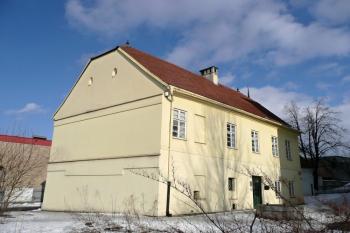 špitál z míst vybourané zástavby ulic Dolní a Na Půstkách (© Jan P. Štěpánek 02/2010)