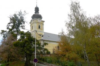 Kostel svatého Mikuláše v Porubě (© Martin Kovář, 10/2013)