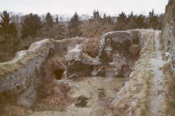 Pohled z plášťové zdi (2003 ©Šemík)