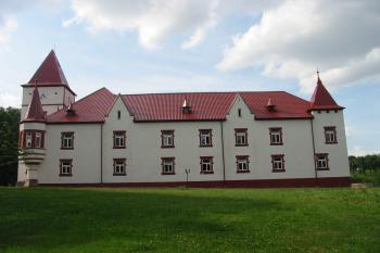 hlavní zámecká budova od jihu (© D Dohňanský, 07/2014)
