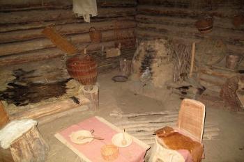 interiér obydlí našich předků ( © Jan P. Štěpánek 11/2012)