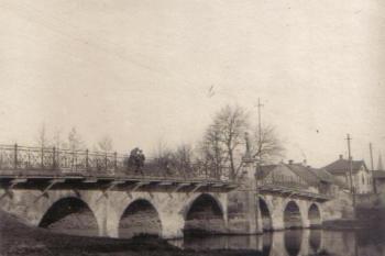 Litovel - Svatojánský most na fotografii kolem roku 1920 (soukr.sbírka IvoR) (© ?)