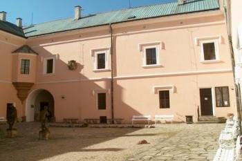 nádvoří zámku (2003 ©Václav Hodek)