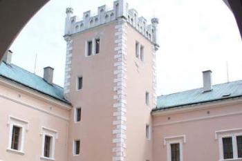 Klášterec nad Ohří - velká zámecká věž na nádvoří (© Pavel Jarý,  12.08.2007)