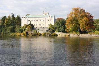 Zámek od jihu ( © Ivan Grisa 10/2009)