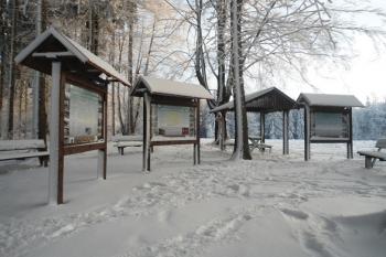 Informační panely naučné stezky (© Mikeš Pancíř, 01/2014)