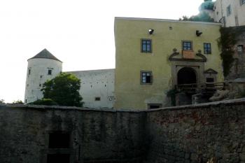 Vstup do hradu a věž Andělka (© Jiří Cukr, 08/2015)