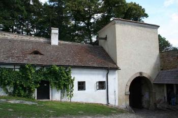 Vstupní brána do předhradí (© Ivan Grisa, 09/2006)