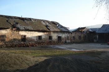 hospodářský dvůr (© Jaromír Schoffer, 01/2010)