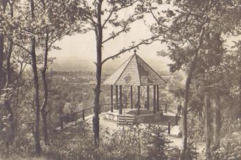 Šternberk - Lichtenštejnská vyhlídka na pohlednici z počátku 20.století / soukr.sbírka IvoR (© D.Lannen / Sternberg)
