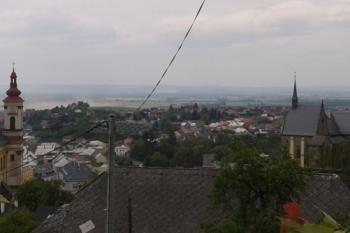 Pohled na kostel Navštíveanny Marie a hrad Šternberk ( © Ivo Rozehnal 05/2018)