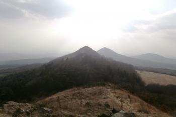Srdov a Oblík (vzadu) (© Prudký Martin, 03/2014)