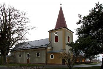Kostel Všech svatých v Babicích ( © Pavel Vítek 01/2014)