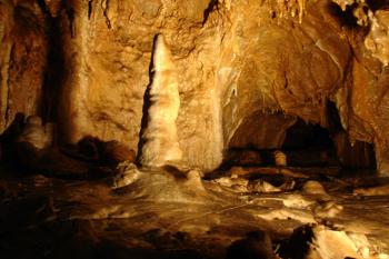Stalagmit ( © Jiří Čížek 07/2006)