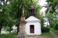 kaple v parku