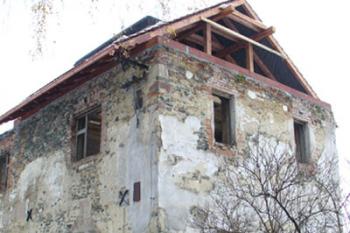 Lošany - tvrz (© Pavel Jarý,  10.11.2007)