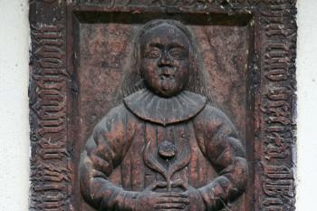 náhrobník v dětském věku zesnulé Barbory (†1599) , dcerky Karla Hollana z Bilejova (© Pavel Zany Komárek 04/2014)