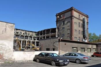 přádelna uprostřed demoličních prací (© Jan P. Štěpánek 04/2014)