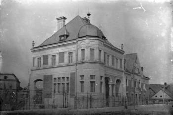 Lembergerova vila v Místku - Koloredově kolem r. 1908 ( © SOkA Frýdek - Místek)