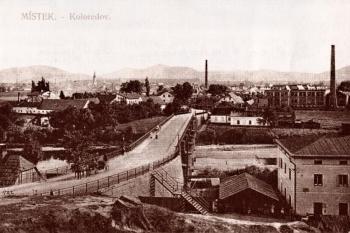 Pohled na Koloredov s novou textilkou fa. Lemberger přes Koloredovský most z frýdecké strany ( © SOkA Frýdek - Místek)