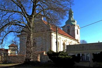 Kostel sv. Václava v Horních Krutech (© Pavel Vítek 02/2014)
