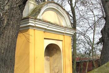 Kaple Nejsvětější Trojice ve Velvarech, osada Radovič ( © Pavel Vítek 04/2014)