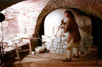 Městské muzeum v Kadani, expozice zpracování nerostných surovin. (2002 © Václav Hodek)