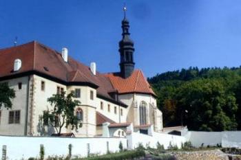 Františkánský klášter Kadaň (2003 ©Hana Kubikova)