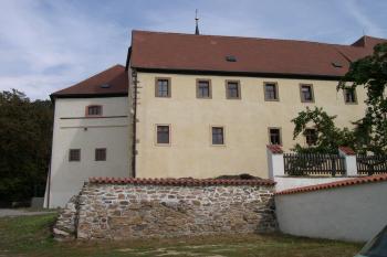 Jihozápadní roh kláštera (© Ivan Grisa, 09/2004)