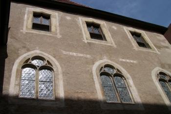 Dvorní fasáda Popelových pokojů (© Ivan Grisa, 09/2004)
