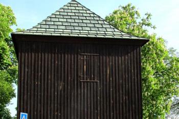 Zvonice u kostela Stětí sv. Jana Křtitele v Hostivaři ( © Pavel Vítek 04/2014)
