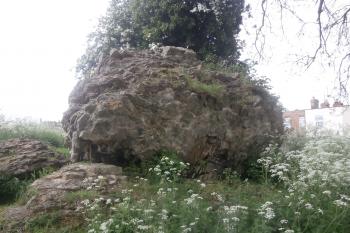 Střep rohového opevnění od jihu. (© Prudký Martin, 05/2014)