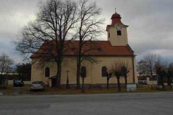 pohled na kostel ze severovýchodu (© Jaroslav Špiroch  12/2021)