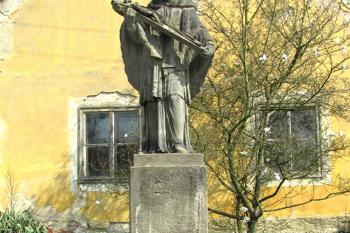 Socha sv. Jana Nepomuckého v Obříství ( © Pavel Vítek 04/2014)