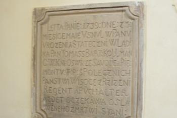Náhrobek vladyky Tomáše Bartoloměje Kollmana z roku 1739 (©  doxa, 01/2012)