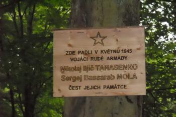 Pamětní deska (© Josef Šlesinger, 07/2014)