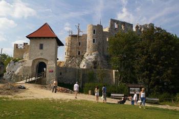 Vstupní brána (© David Hlaváč, 08/2007)